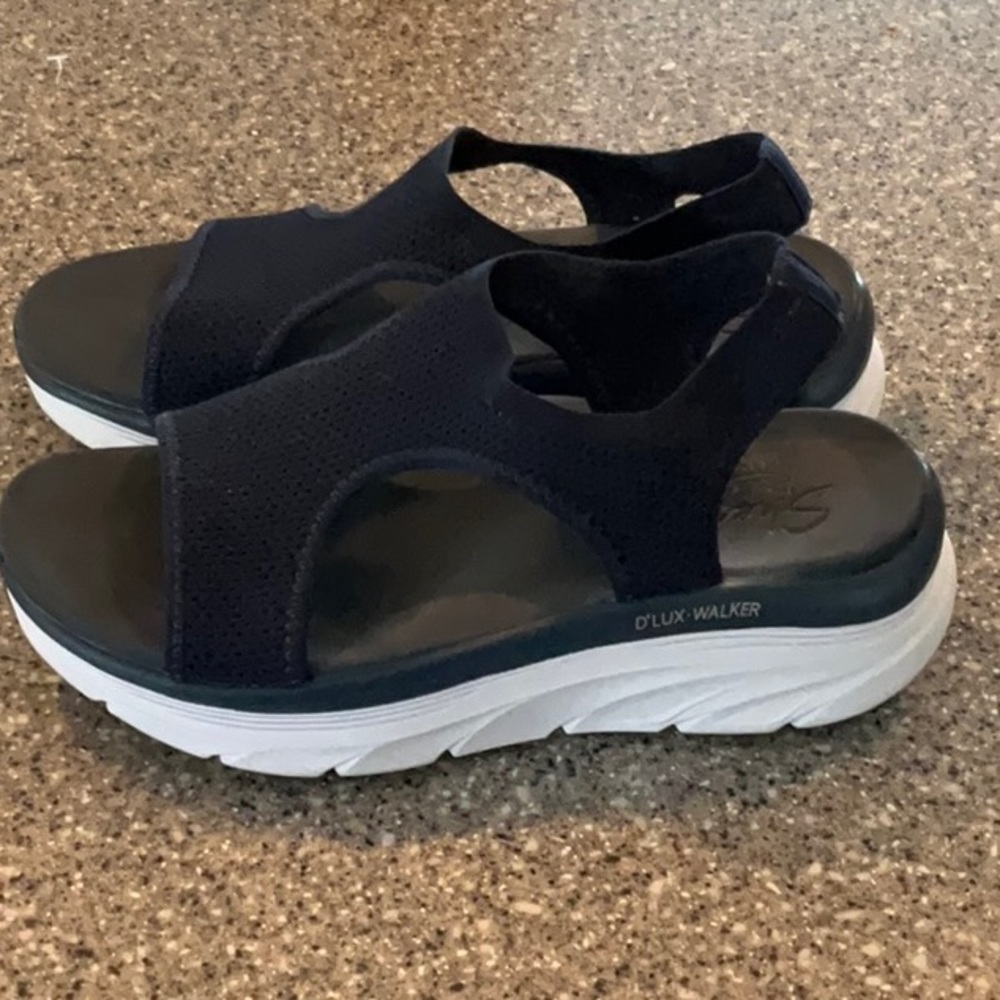 Skechers Relaxed Fit D’Lux Walker Retro Sun Sandal